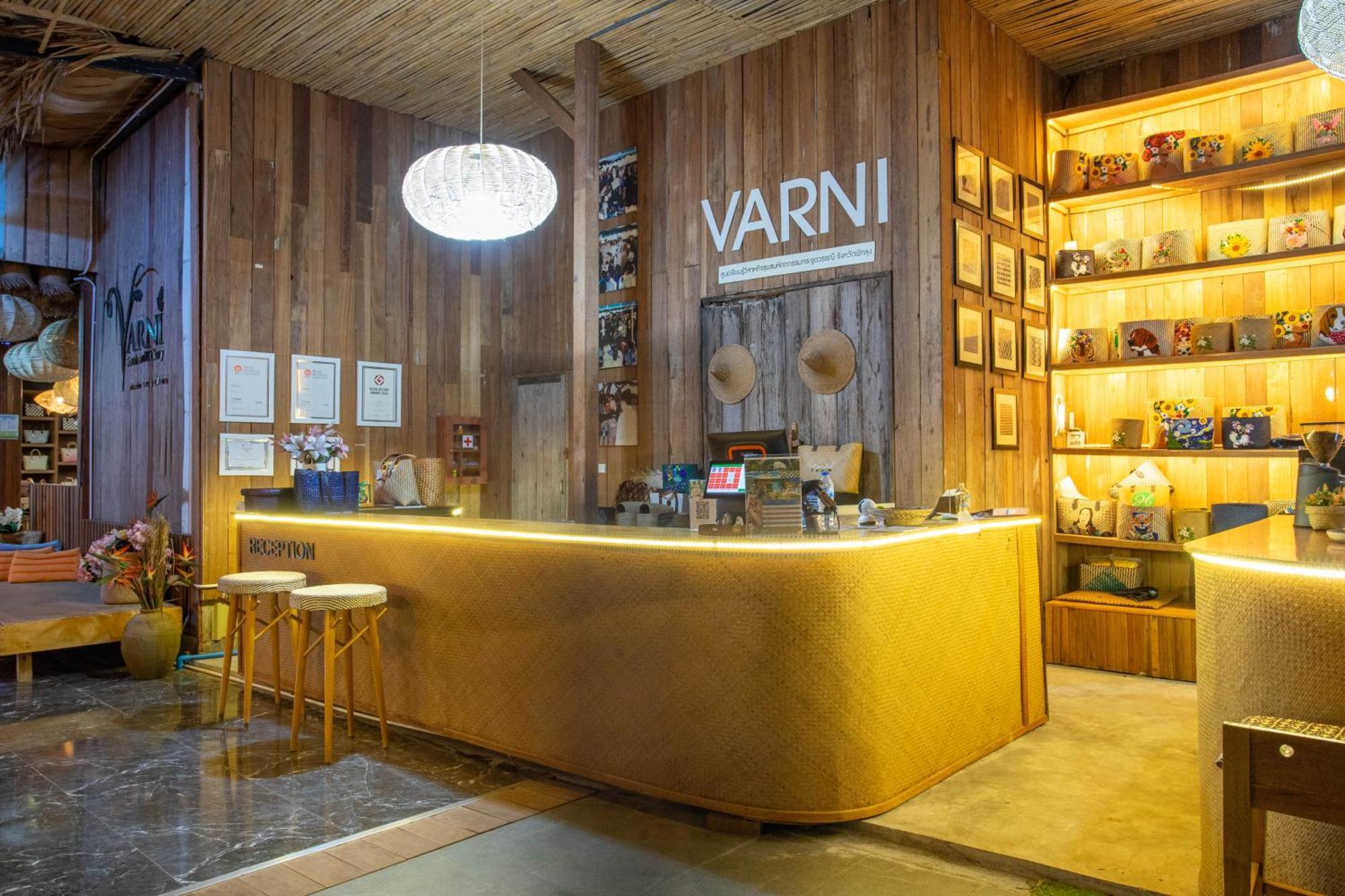Varni Homestay Phatthalung Ngoại thất bức ảnh